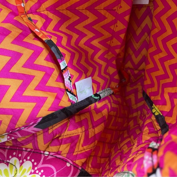 New Vera Bradley Ziggy Zinnia Crescent Handbag - Picture 12 of 12